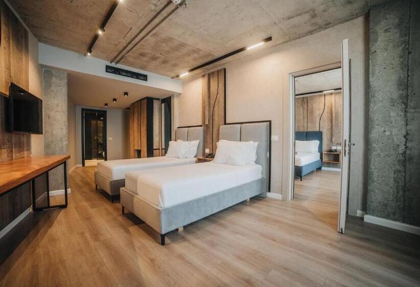 Amr Hotel Durres
