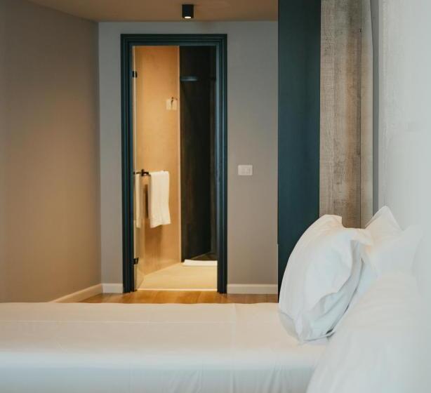 Amr Hotel Durres