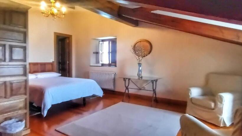 Apartamentos Palacion De Santillana