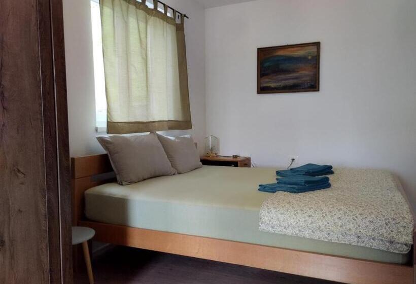 Apartma Salvia Guest House