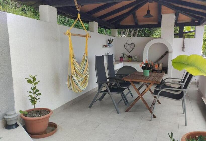 Apartma Salvia Guest House