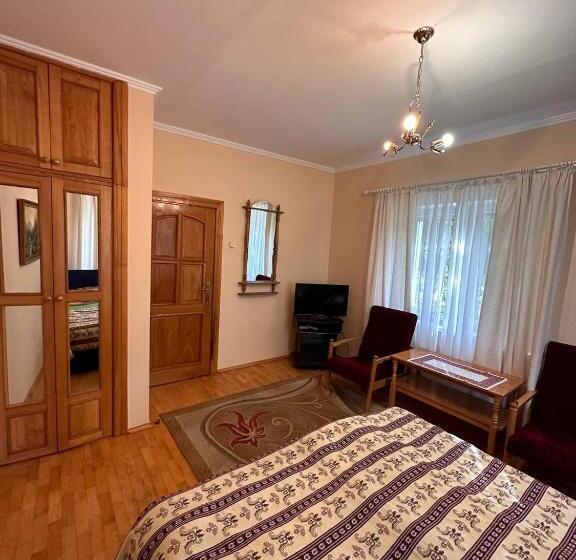 Bed and Breakfast роксолана