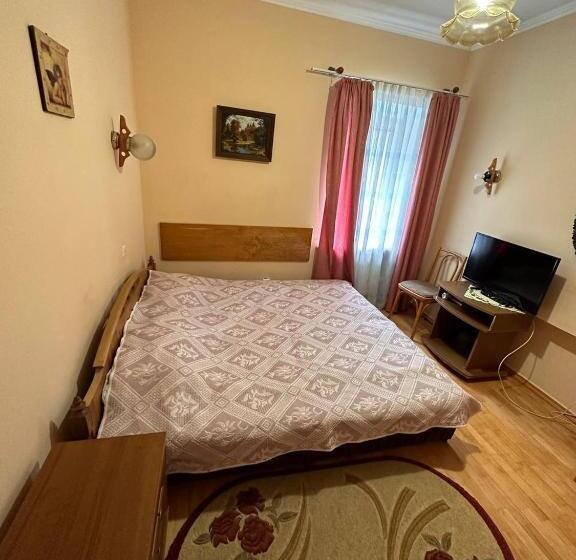 Bed and Breakfast роксолана