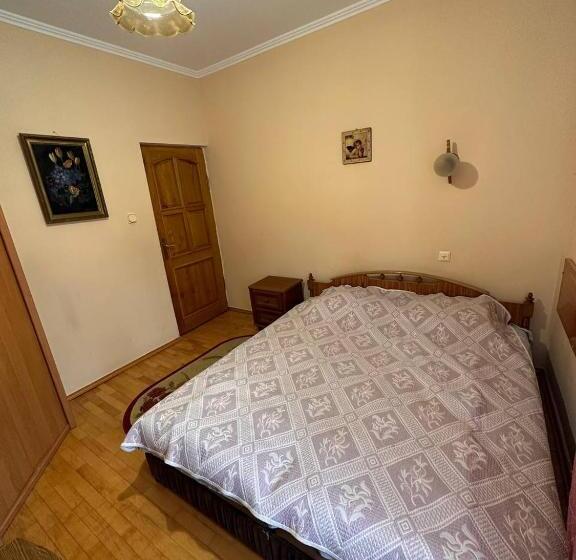 Bed and Breakfast роксолана