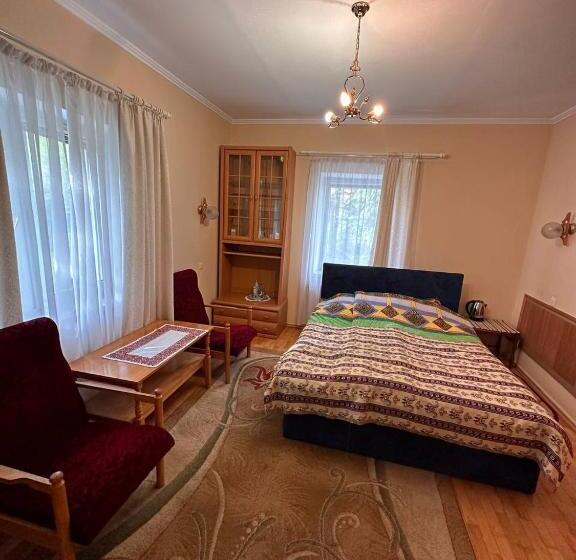 Bed and Breakfast роксолана