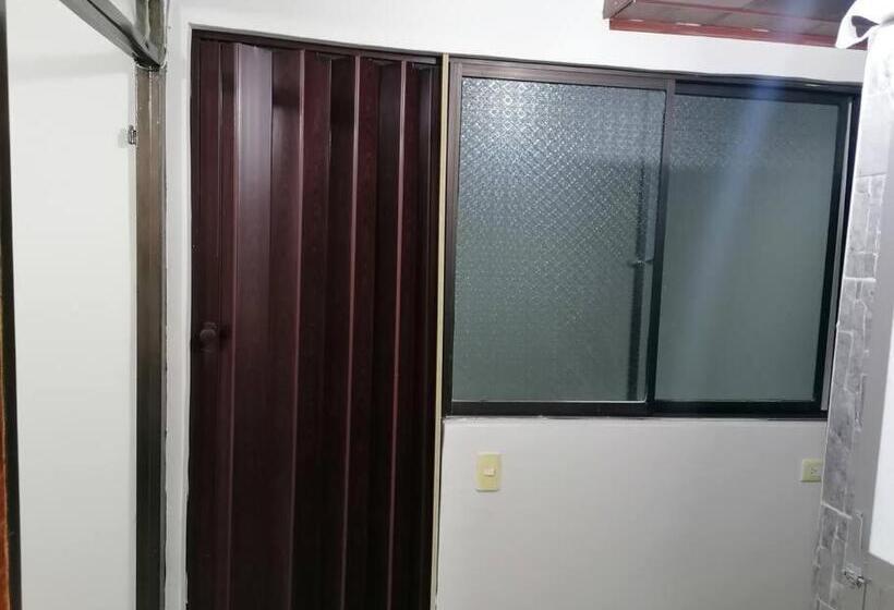 Bienvenido A Tu Segundo Hogar A Dos Cuadras Del Centro Recreaciónal Lagos Club Comfatolima