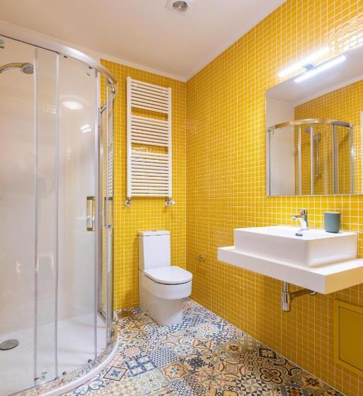 Preciosa Casa Con Piscina Y Bosque Privados En Sigüeiro, Santiago De Compostela