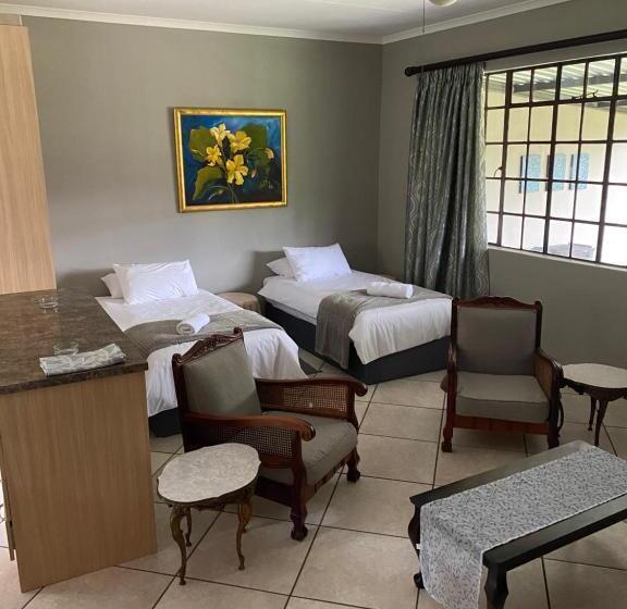 Hekpoort Rorymi Guest Farm