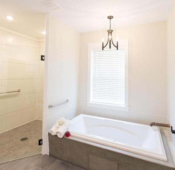 فندق Farmhouse Suites By Amish Country Lodging