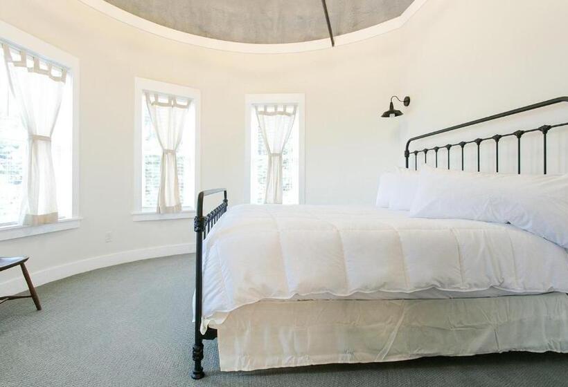 فندق Farmhouse Suites By Amish Country Lodging