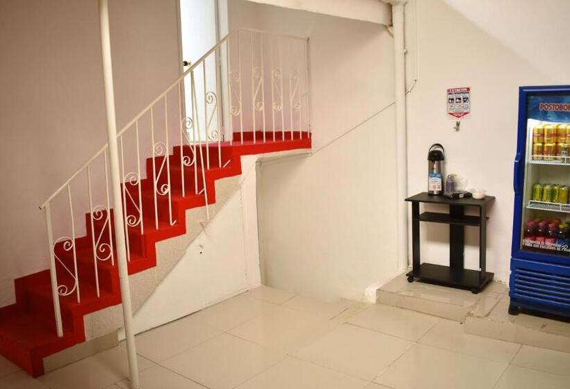 هتل Hostal Casa Blanca Cabecera