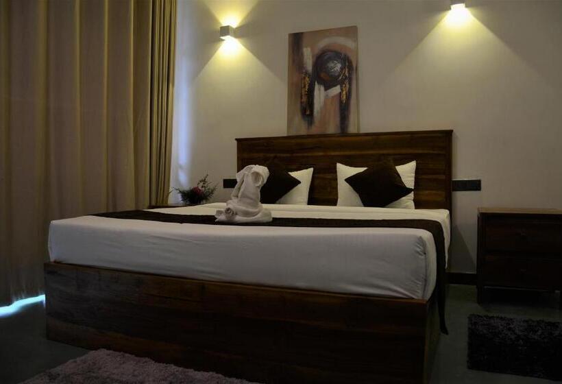 فندق Icy Falls   Ohiya