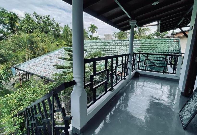 Kiara Sands Hotel Mirissa