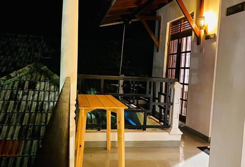 Kiara Sands Hotel Mirissa