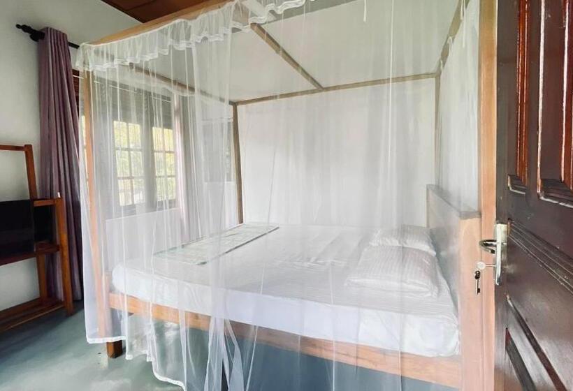 Kiara Sands Hotel Mirissa