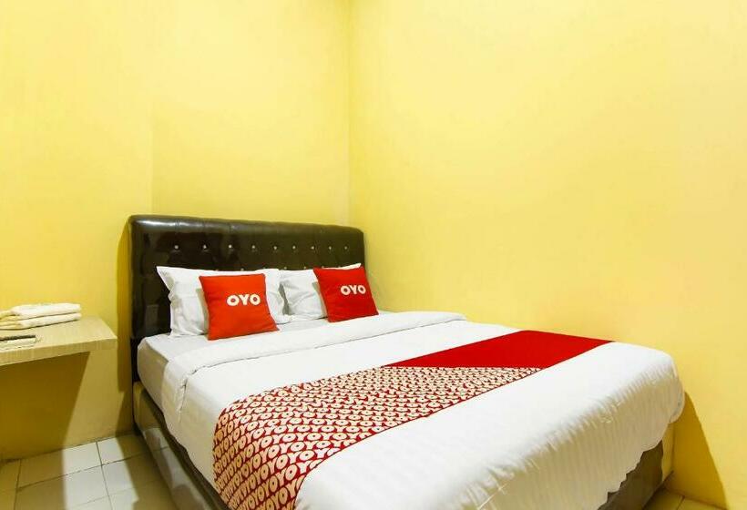 בית מלון כפרי Oyo 90900 Pagi Sore Residence