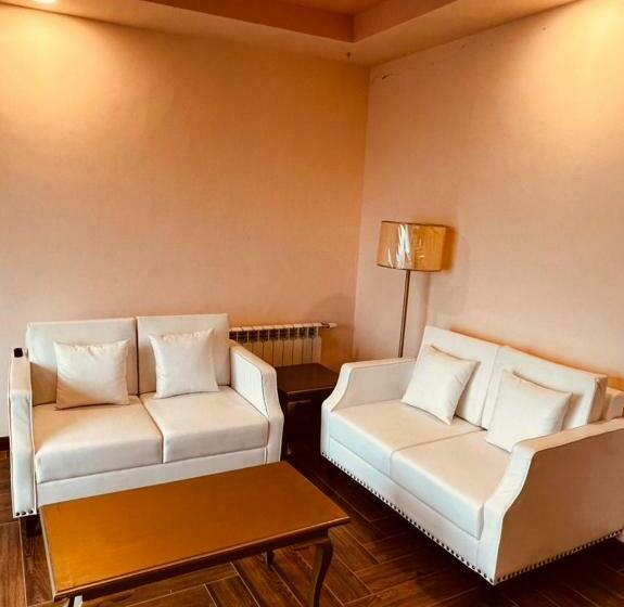 Reina Boutique Hotel   Murree