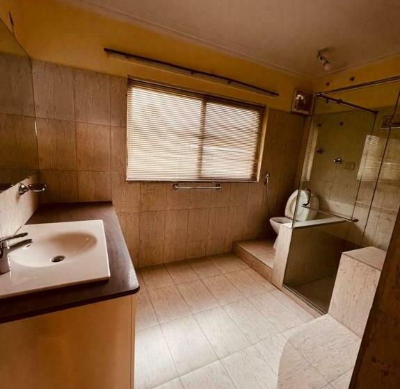 Reina Boutique Hotel   Murree