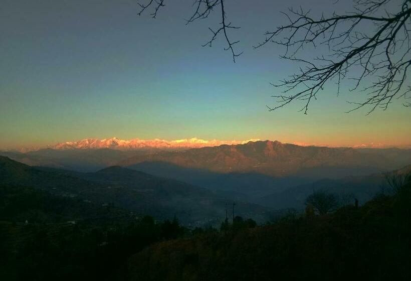 In Apple Estate Kanatal Himalayan View Resort With Courteous Staff