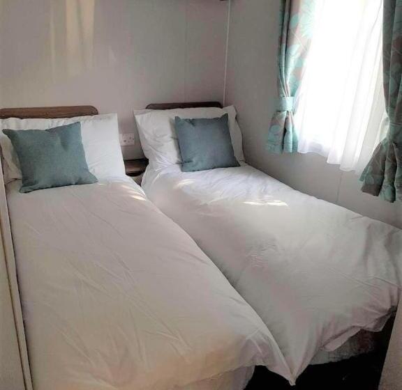 Lake District Willerby Vogue Lodge, Lake View On Haven Lakeland Gold Grade