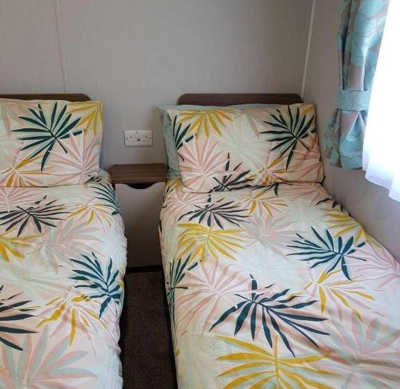 Lake District Willerby Vogue Lodge, Lake View On Haven Lakeland Gold Grade