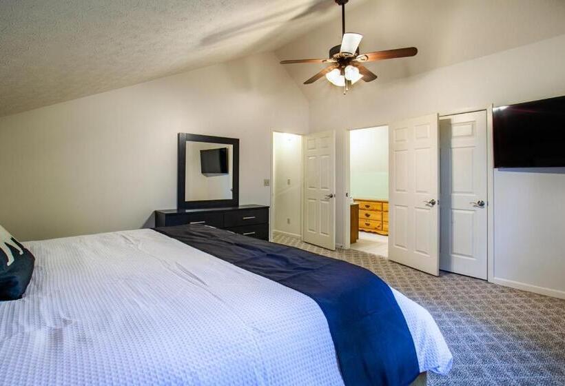 Little Cub Cottage Mtn Views & Community Pools