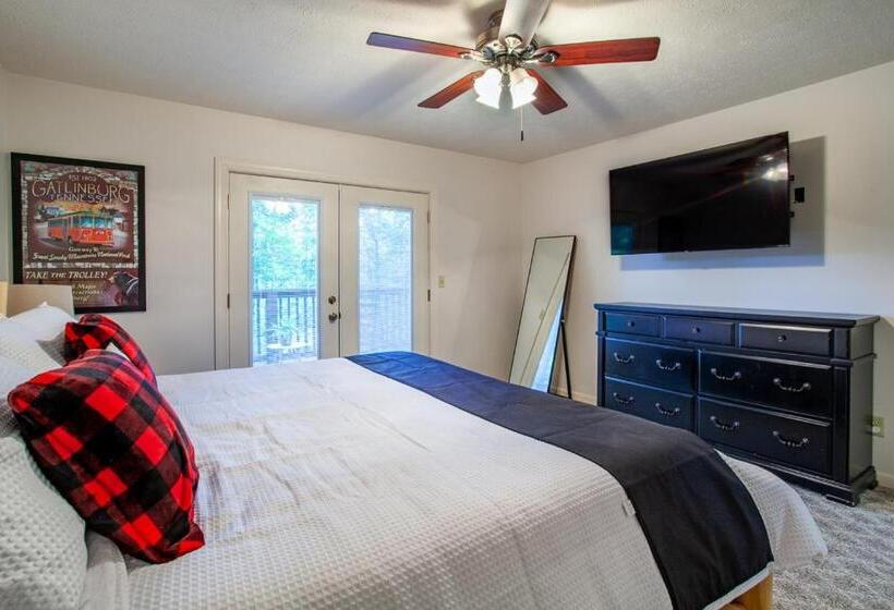 Little Cub Cottage Mtn Views & Community Pools