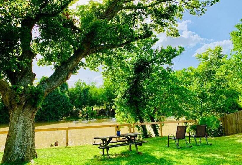 Mayfield @ Oyster Creek   Tranquil Creek & Nature!