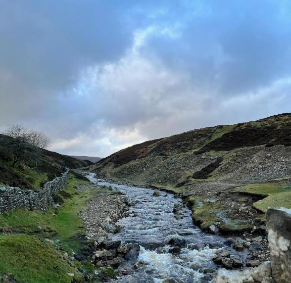 Peep O Day Stylish 4bedroom Cottage With Dale View