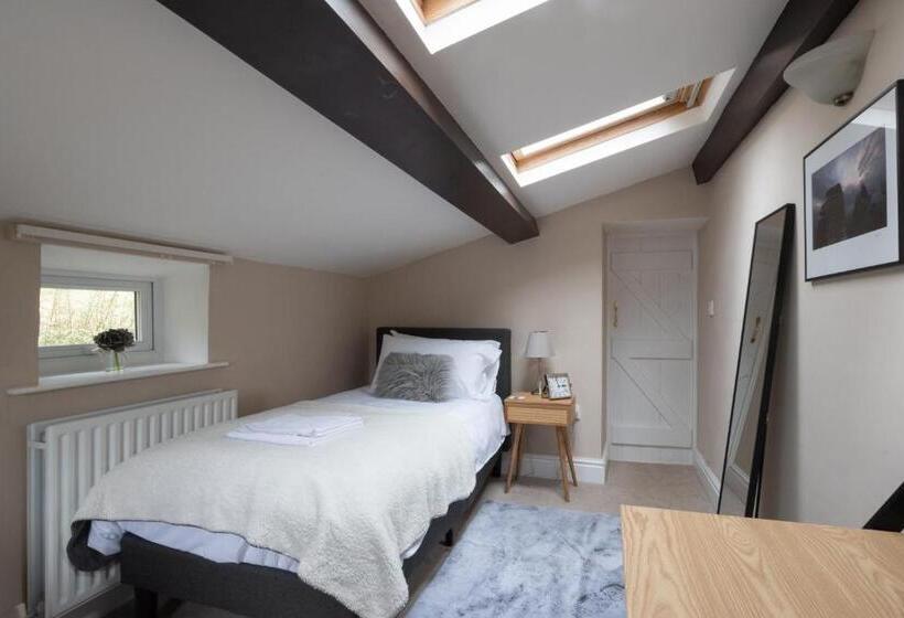 Peep O Day Stylish 4bedroom Cottage With Dale View