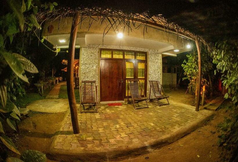 Pensió Cool Positive River Side