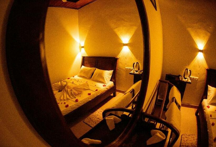 Pensió Cool Positive River Side