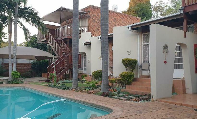 بنسيون Georeen Guest House