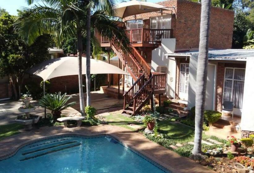 פנסיון Georeen Guest House