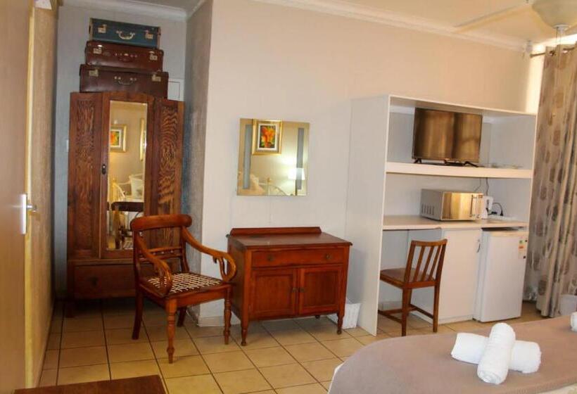 פנסיון Georeen Guest House