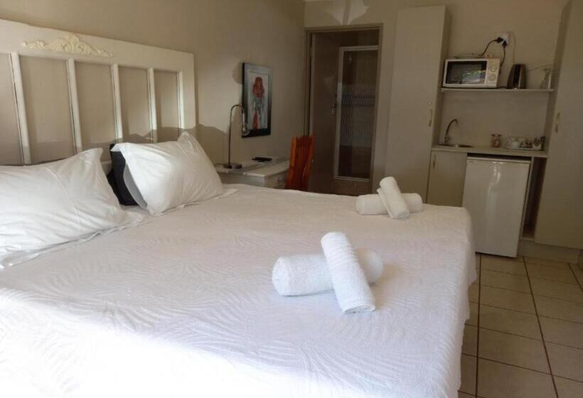 פנסיון Georeen Guest House