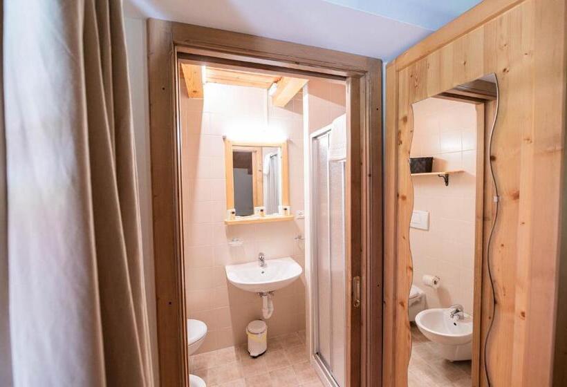 بنسيون Moie Camere