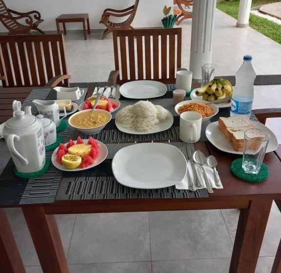 פנסיון Villa Riverside