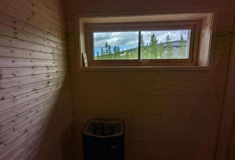 Poolorama Lodge   With Magnificent Mountain View