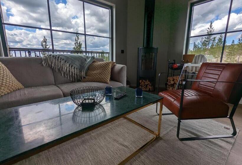 Poolorama Lodge   With Magnificent Mountain View