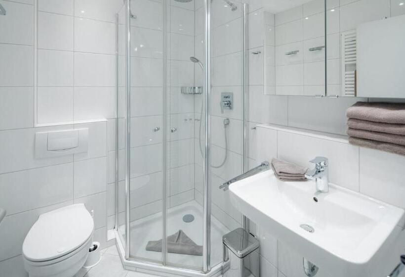 Regina Maris, Wohnung 1