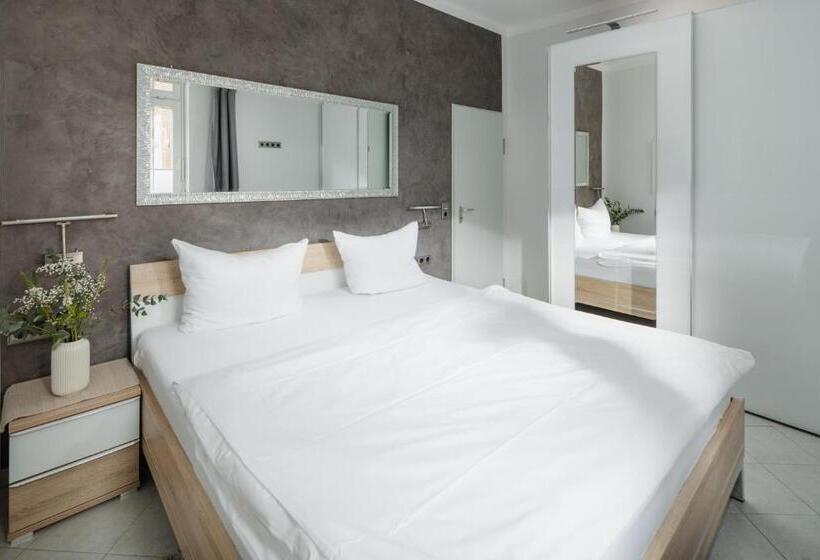 Regina Maris, Wohnung 1