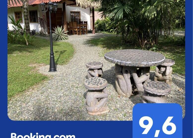 אתר נופש Pura Vida Vegana