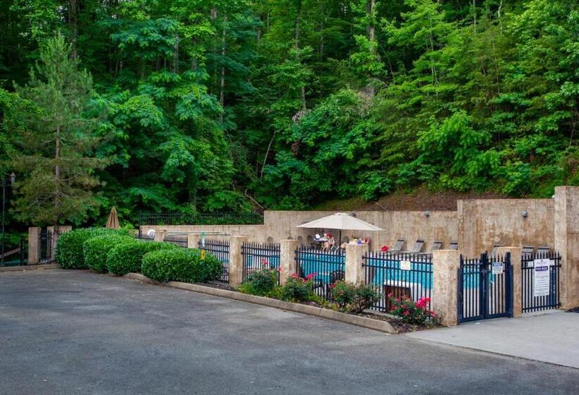 Rocky Retreat   Mtnview,communitypool,theaterroom