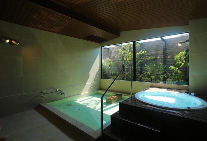 Ryokan 湯村温泉郷 御宿コトブキ