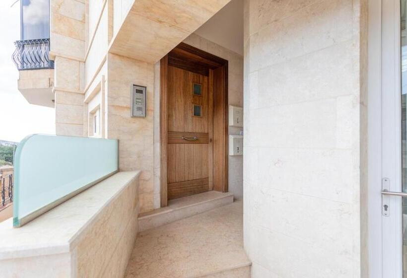 Sea View Apartment In St Paul S Bay