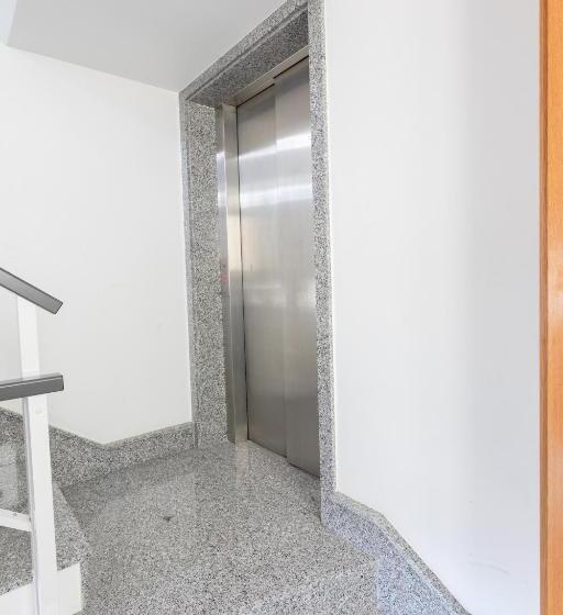 Sea View Apartment In St Paul S Bay