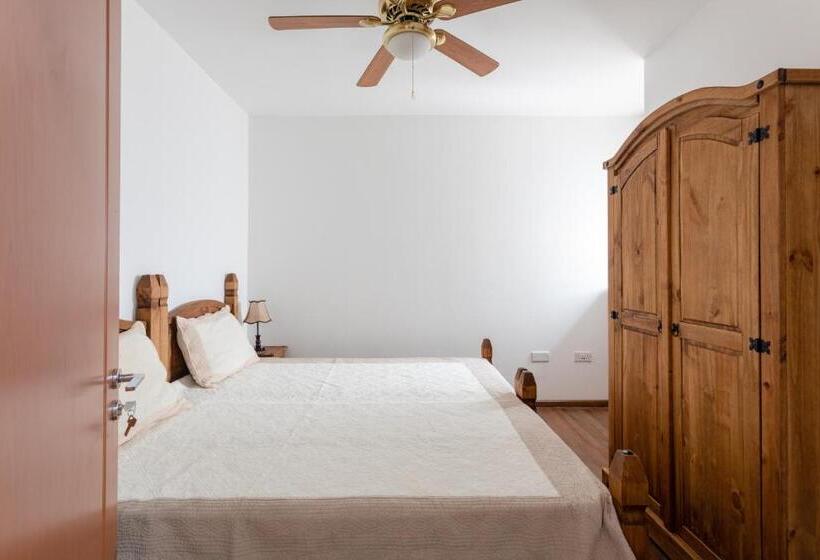 Sea View Apartment In St Paul S Bay