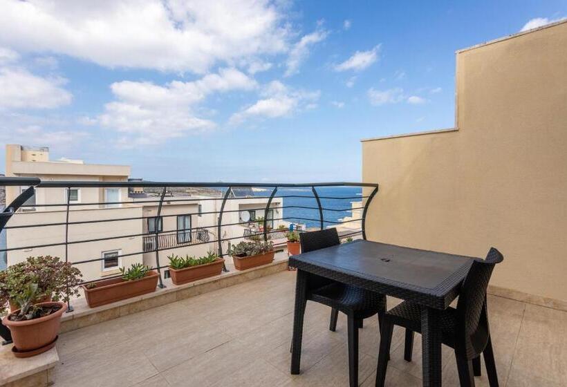 Sea View Apartment In St Paul S Bay