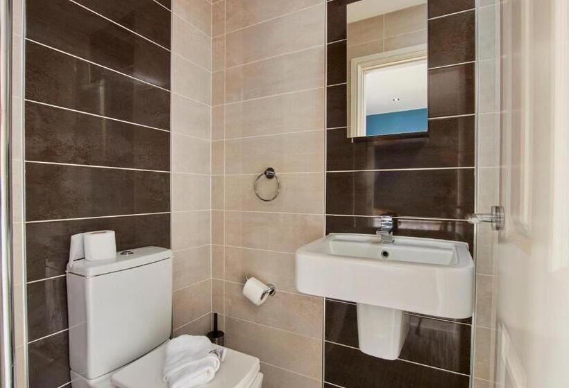 Spacious City Centre 3 Bedroom, 3 Bathroom